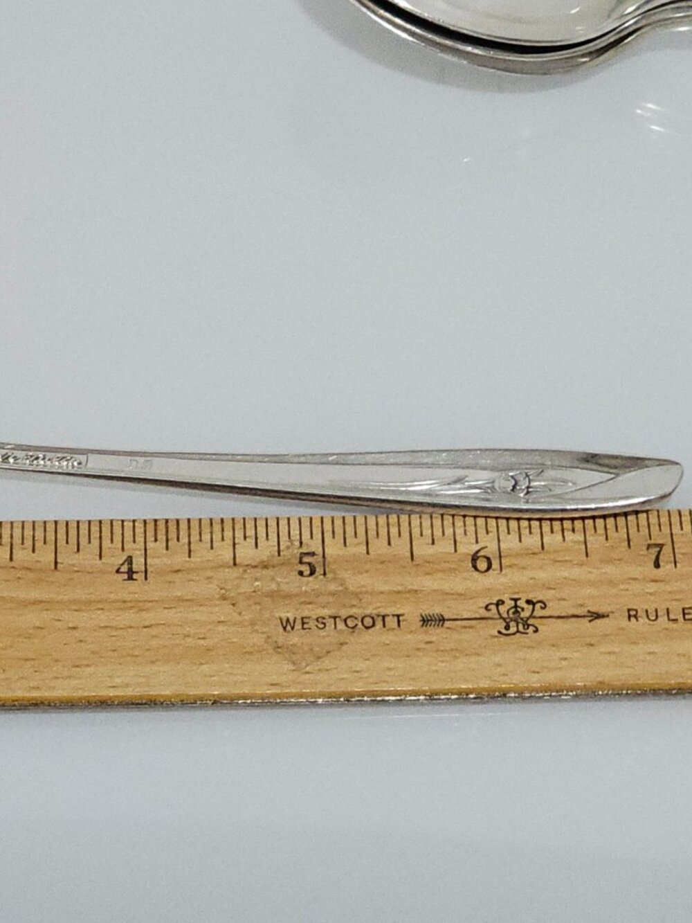 4 International Silver Tulip Soup Spoon round floral 1950s vtg minimalist MCM - Picture 6 of 8